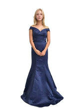 Load image into Gallery viewer, Elegant Strapless Mermaid Gown with Dramatic Train