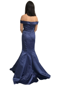 Elegant Strapless Mermaid Gown with Dramatic Train